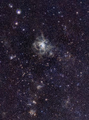 30 Doradus imagen tomada por ESO, telescopio VISTA. Esta nebulosa tiene una magnitud aparente de 8.